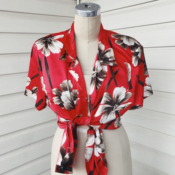 Vintage Tops - ✨Hawaiian silk top✨